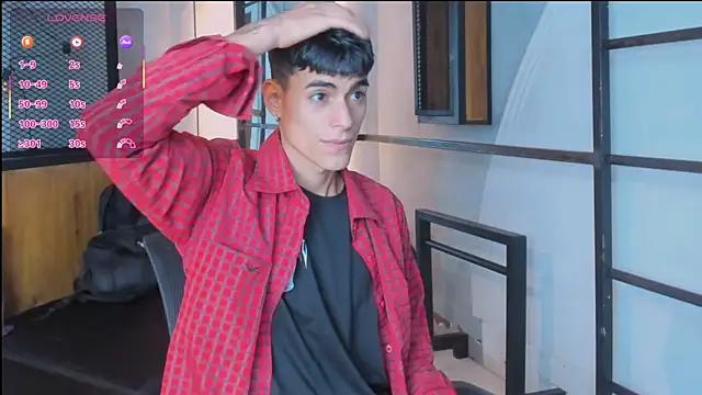 Snapshot of Dani_mc1 chatting on 6, 10, 2025 Dani mc1 online show from 6, 10, 2025