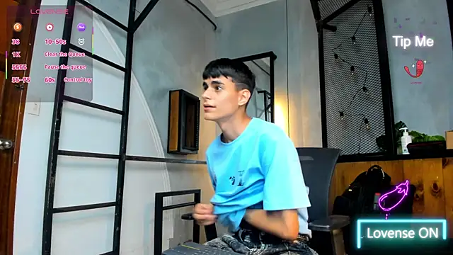 Snapshot of Dani_mc1 chatting on 10, 10, 2025 Dani mc1 online show from 10, 10, 2025