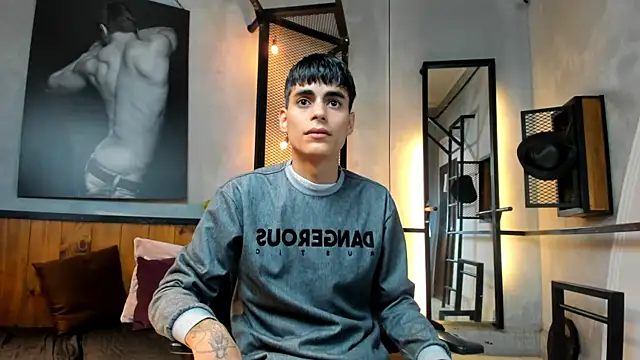 Snapshot of Dani_mc1 chatting on 16, 10, 2025 Dani mc1 online show from 16, 10, 2025