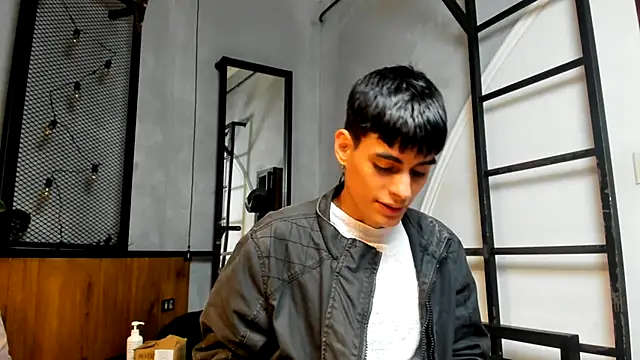 Snapshot of Dani_mc1 chatting on 21, 10, 2025 Dani mc1 online show from 21, 10, 2025