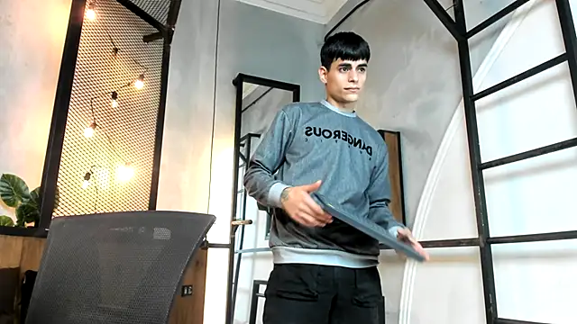 Snapshot of Dani_mc1 chatting on 23, 10, 2025 Dani mc1 online show from 23, 10, 2025