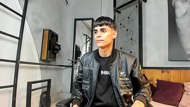 Snapshot of Dani_mc1 chatting on 7, 11, 2025 Dani mc1 online show from 7, 11, 2025