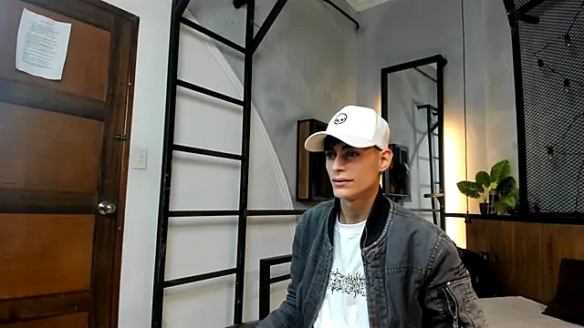 Snapshot of Dani_mc1 chatting on 8, 11, 2025 Dani mc1 online show from 8, 11, 2025