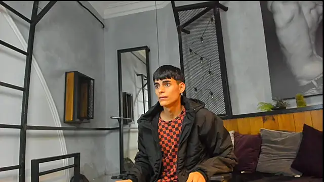 Snapshot of Dani_mc1 chatting on 18, 11, 2025 Dani mc1 online show from 18, 11, 2025