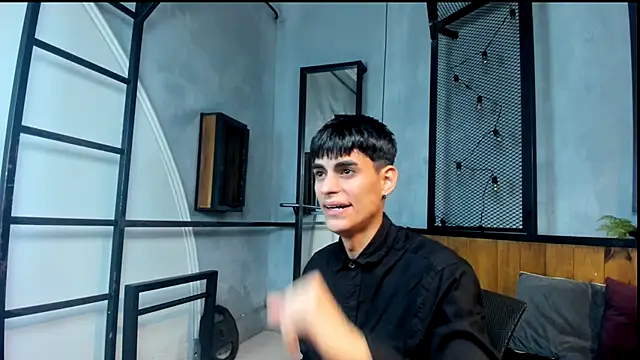 Snapshot of Dani_mc1 chatting on 19, 11, 2025 Dani mc1 online show from 19, 11, 2025