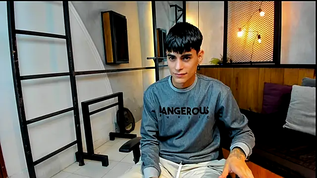 Snapshot of Dani_mc1 chatting on 23, 11, 2025 Dani mc1 online show from 23, 11, 2025