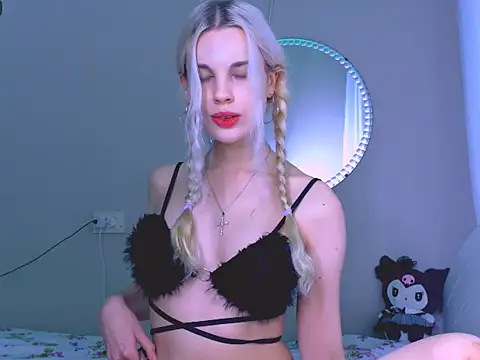 Snapshot of carmen_crybaby chatting on 13, 10, 2025 carmen crybaby online show from 13, 10, 2025