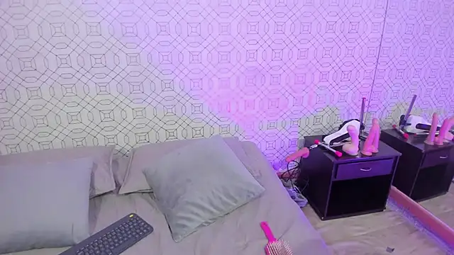 Snapshot of VioletaMaddox chatting on 7, 10, 2025 VioletaMaddox online show from 7, 10, 2025