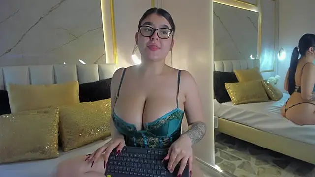 Snapshot of VioletaMaddox chatting on 6, 1, 2026 VioletaMaddox online show from 6, 1, 2026