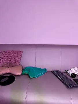 Snapshot of Amber-08 chatting on 18, 11, 2025 Amber-08 online show from 18, 11, 2025