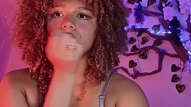 Snapshot of Blondiecurly chatting on 18, 2, 2026 Blondiecurly online show from 18, 2, 2026