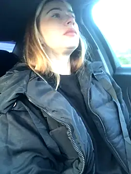 Reina Cummings online show from 28, 9, 2025