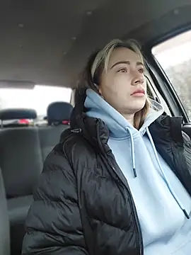 Reina Cummings online show from 28, 3, 2026