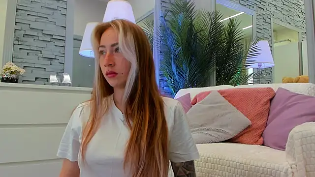 Reina Cummings online show from 7, 6, 2026