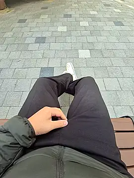 Snapshot of starvingo2002 chatting on 4, 11, 2025 starvingo2002 online show from 4, 11, 2025