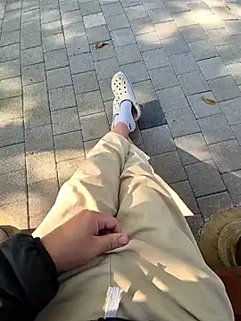 Snapshot of starvingo2002 chatting on 5, 11, 2025 starvingo2002 online show from 5, 11, 2025