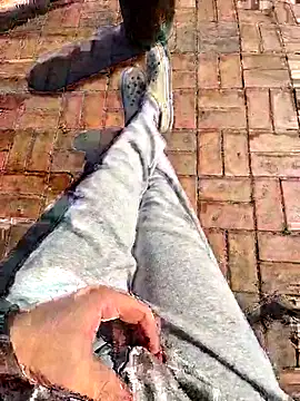 Snapshot of starvingo2002 chatting on 7, 11, 2025 starvingo2002 online show from 7, 11, 2025