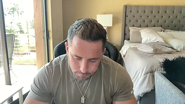 Snapshot of brettmycles28 chatting on 12, 9, 2025 brettmycles28 online show from 12, 9, 2025