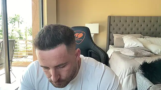 Snapshot of brettmycles28 chatting on 13, 9, 2025 brettmycles28 online show from 13, 9, 2025