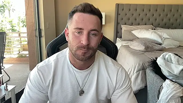 Snapshot of brettmycles28 chatting on 16, 9, 2025 brettmycles28 online show from 16, 9, 2025