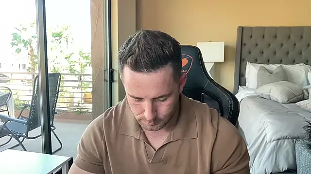 Snapshot of brettmycles28 chatting on 23, 9, 2025 brettmycles28 online show from 23, 9, 2025