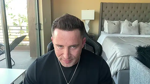 Snapshot of brettmycles28 chatting on 1, 10, 2025 brettmycles28 online show from 1, 10, 2025