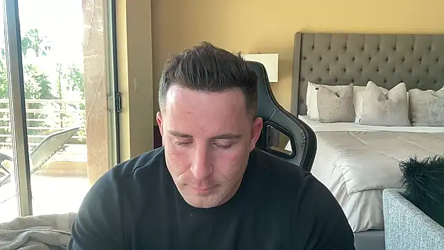 Snapshot of brettmycles28 chatting on 2, 10, 2025 brettmycles28 online show from 2, 10, 2025