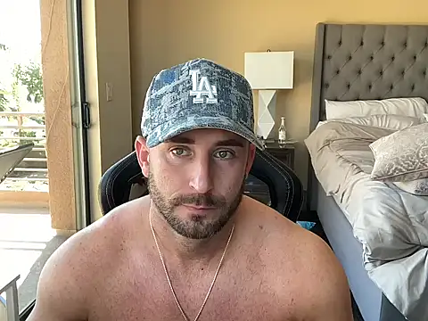 Snapshot of brettmycles28 chatting on 28, 10, 2025 brettmycles28 online show from 28, 10, 2025