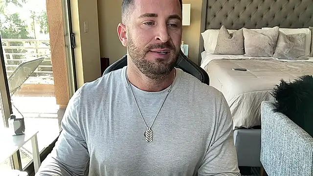 Snapshot of brettmycles28 chatting on 30, 10, 2025 brettmycles28 online show from 30, 10, 2025