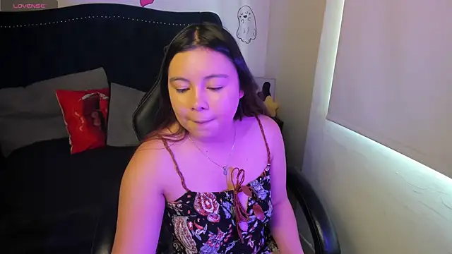 LucyPetit online show from 12, 11, 2025