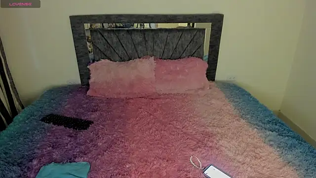 Laurasofia01 online show from 14, 4, 2026