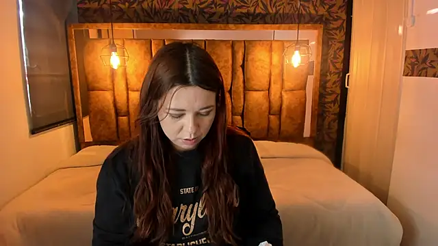 Isa Thompson   online show from 29, 11, 2025