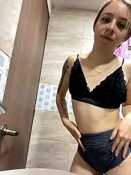 karla-thomsom10 online show from 15, 10, 2025