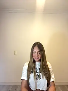 Snapshot of Zara_Ross chatting on 5, 10, 2025 Zara Ross online show from 5, 10, 2025