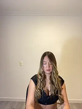 Snapshot of Zara_Ross chatting on 7, 10, 2025 Zara Ross online show from 7, 10, 2025