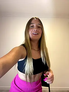 Snapshot of Zara_Ross chatting on 23, 10, 2025 Zara Ross online show from 23, 10, 2025