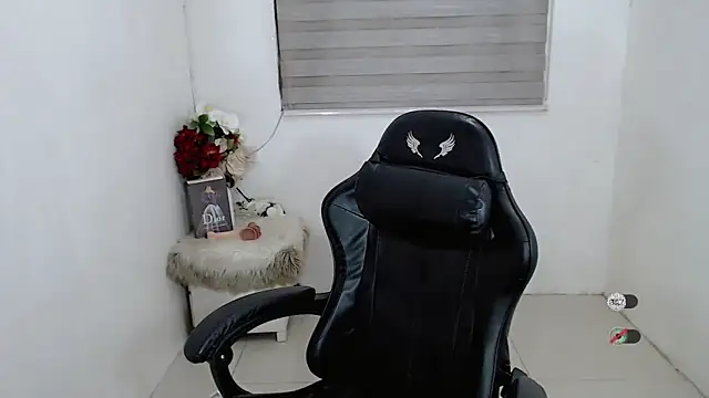 Snapshot of NaughtyBelle chatting on 9, 9, 2025 NaughtyBelle online show from 9, 9, 2025