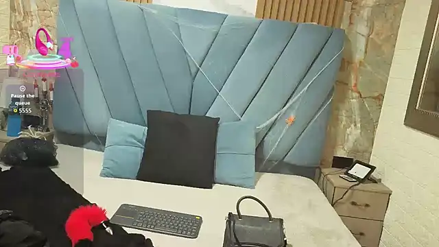 angel  red  online show from 30, 10, 2025