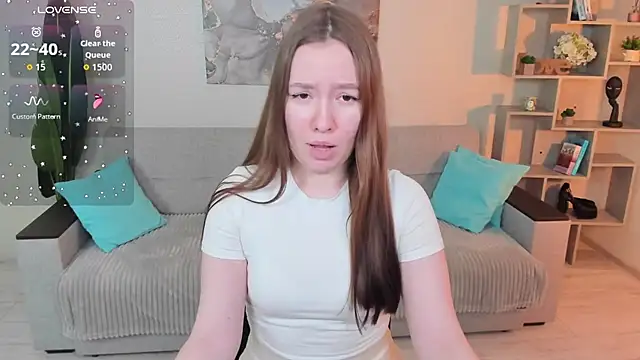 Snapshot of DaniCutie chatting on 12, 10, 2025 DaniCutie online show from 12, 10, 2025