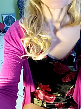 Snapshot of Monella78 chatting on 10, 11, 2025 Monella78 online show from 10, 11, 2025