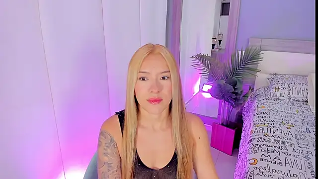Snapshot of LexxyBunny_ chatting on 10, 10, 2025 LexxyBunny online show from 10, 10, 2025
