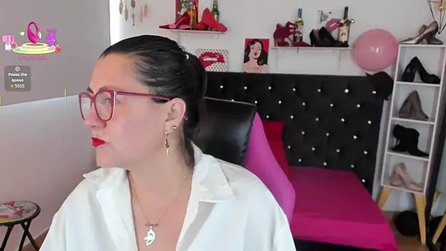 D Martii online show from 9, 9, 2025