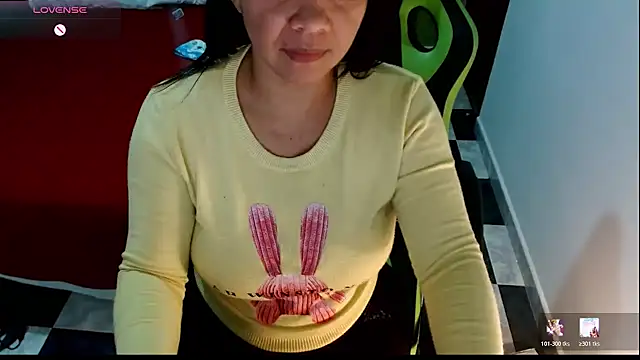 Snapshot of hiilarybrown chatting on 12, 7, 2026 hiilarybrown online show from 12, 7, 2026