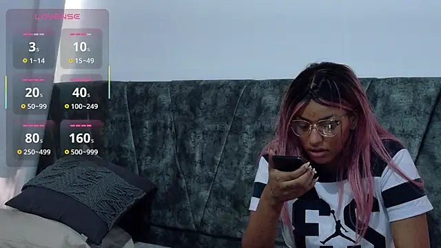 ValeriGallardo17 online show from 16, 9, 2025