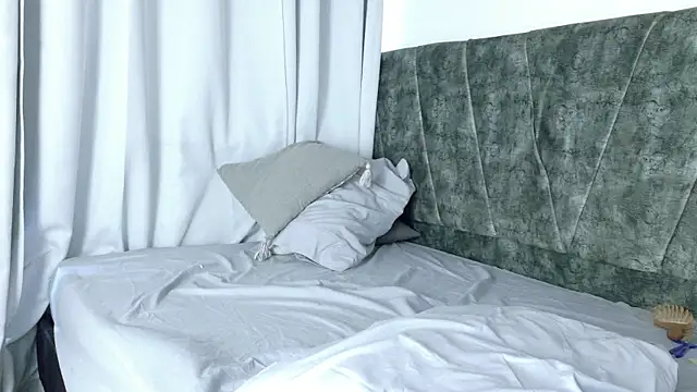 ValeriGallardo17 online show from 4, 10, 2025