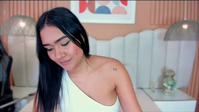 Snapshot of noa_moon chatting on 14, 12, 2025 noa moon online show from 14, 12, 2025