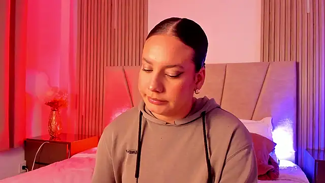 Rachell Jamess online show from 28, 10, 2025