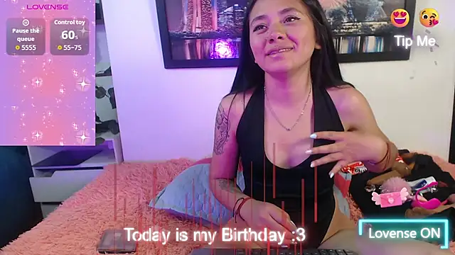 Snapshot of hellenngp chatting on 12, 11, 2025 hellenngp online show from 12, 11, 2025