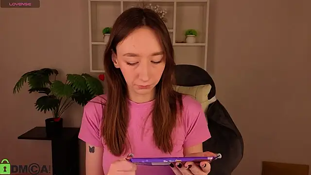 Miche1le Allenne online show from 9, 2, 2026