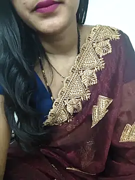 Snapshot of BEAUTY_QUE chatting on 28, 10, 2025 BEAUTY QUE online show from 28, 10, 2025